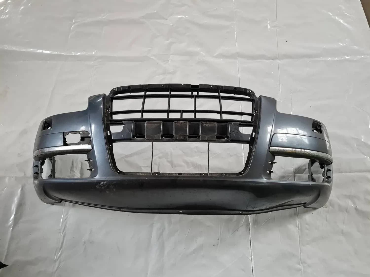 Бампер передний AUDI A6 2008 - foto 1
