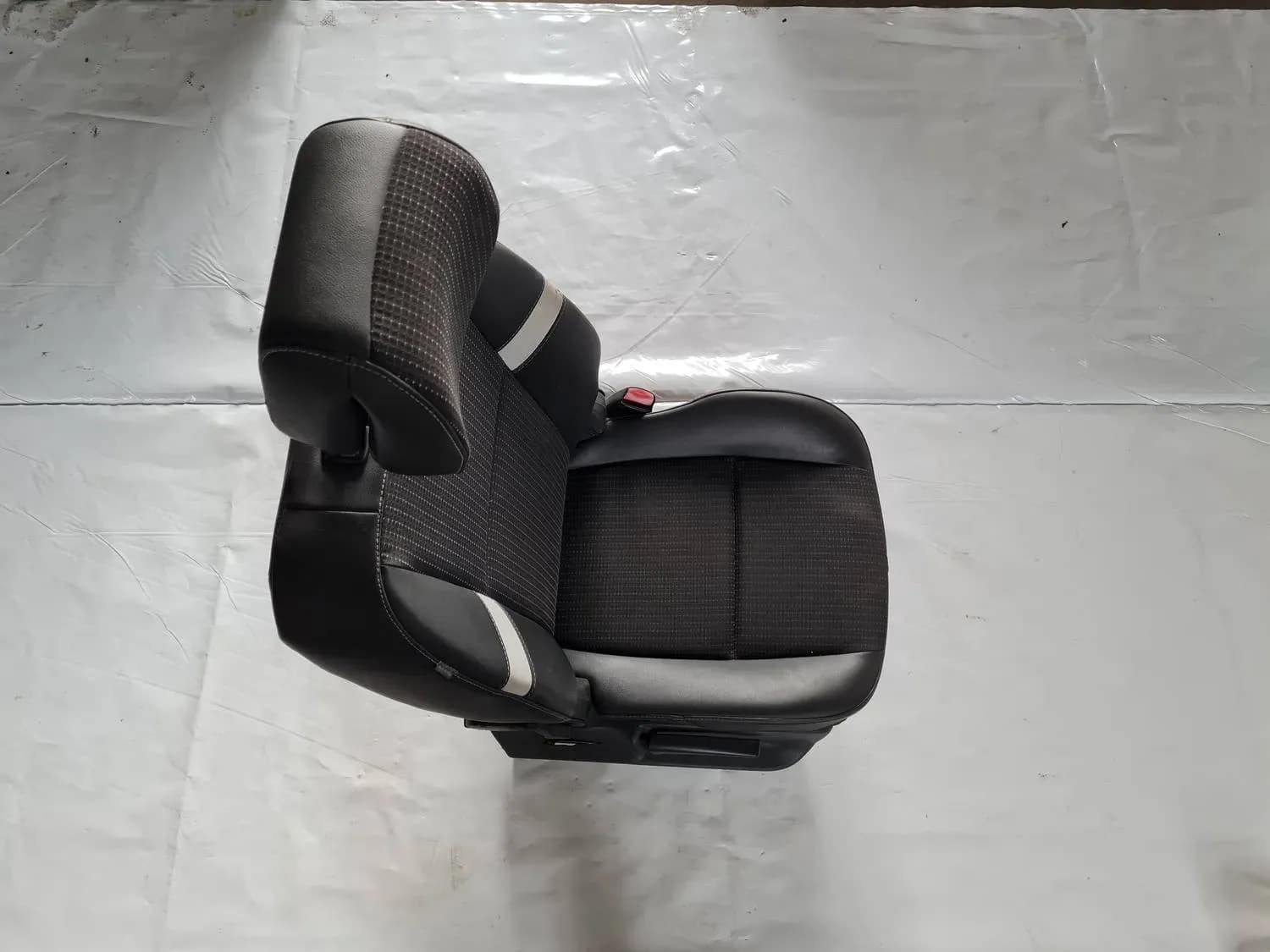 Сиденье переднее правое RENAULT SCENIC III 2011 - foto 1