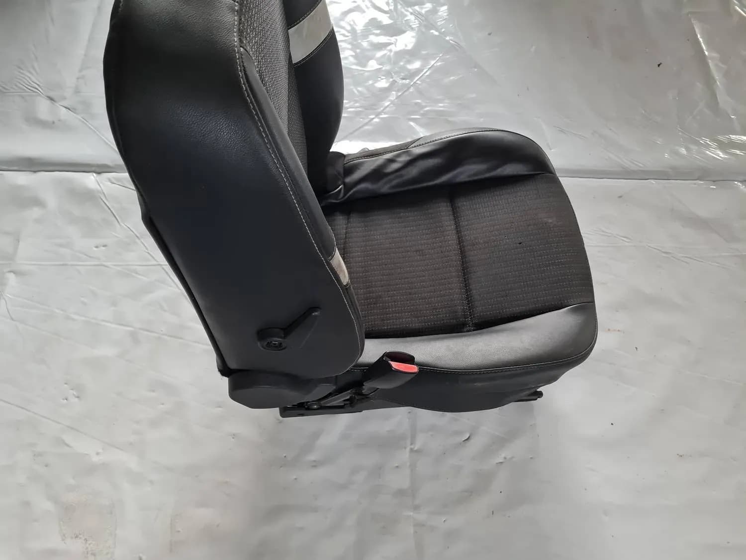 Переднее левое сиденье RENAULT SCENIC III 2011 - foto 1