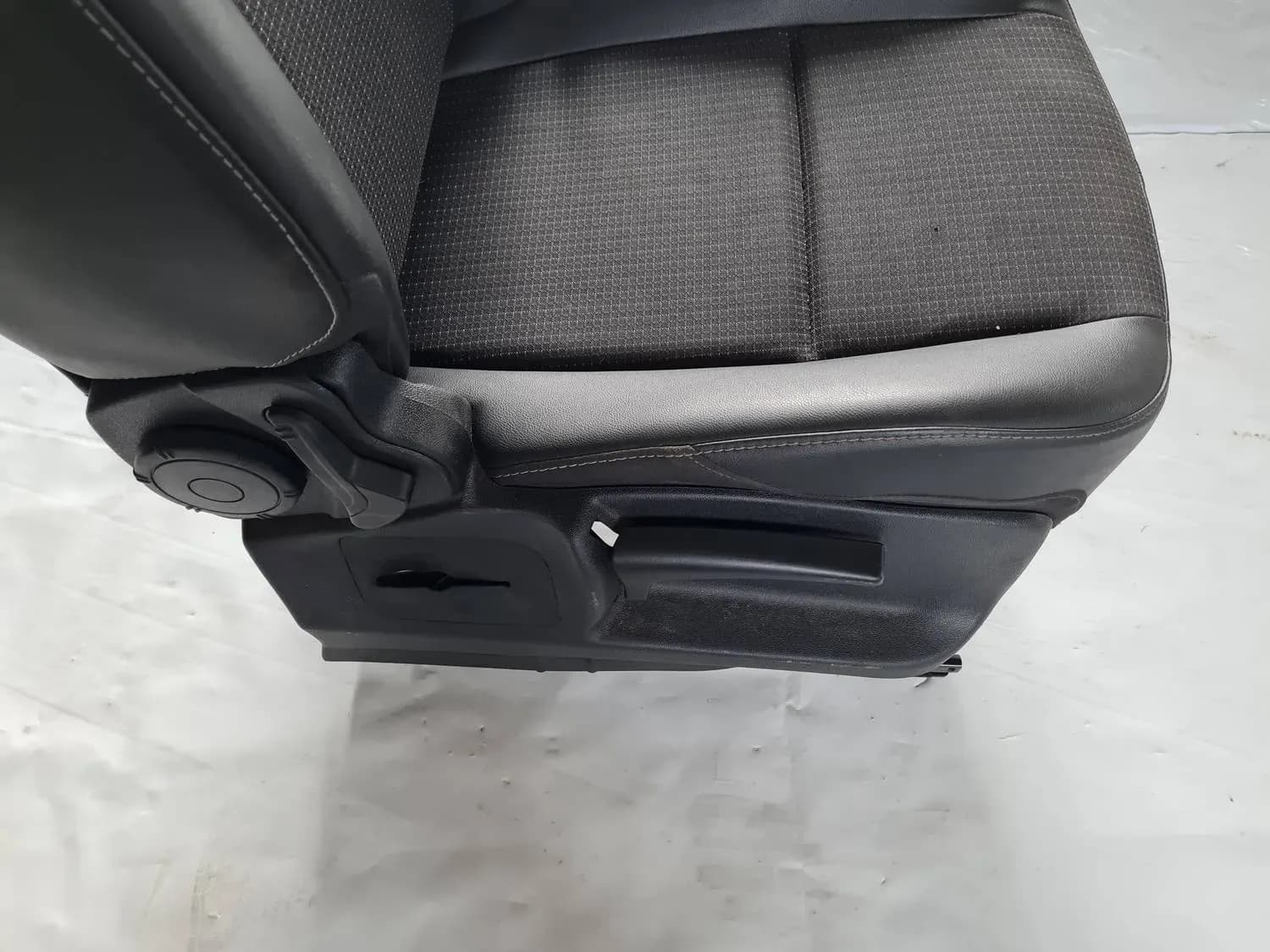Сиденье переднее правое RENAULT SCENIC III 2011 - foto 8