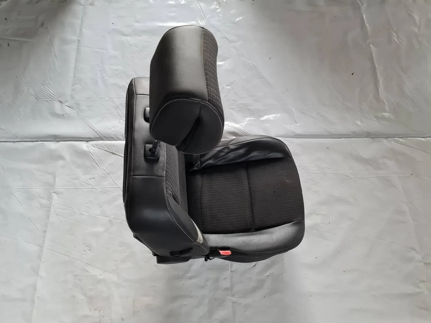 Переднее левое сиденье RENAULT SCENIC III 2011 - foto 3