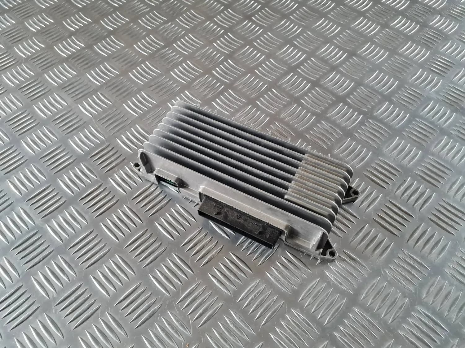 Блок усилителя звука AUDI A6 2008