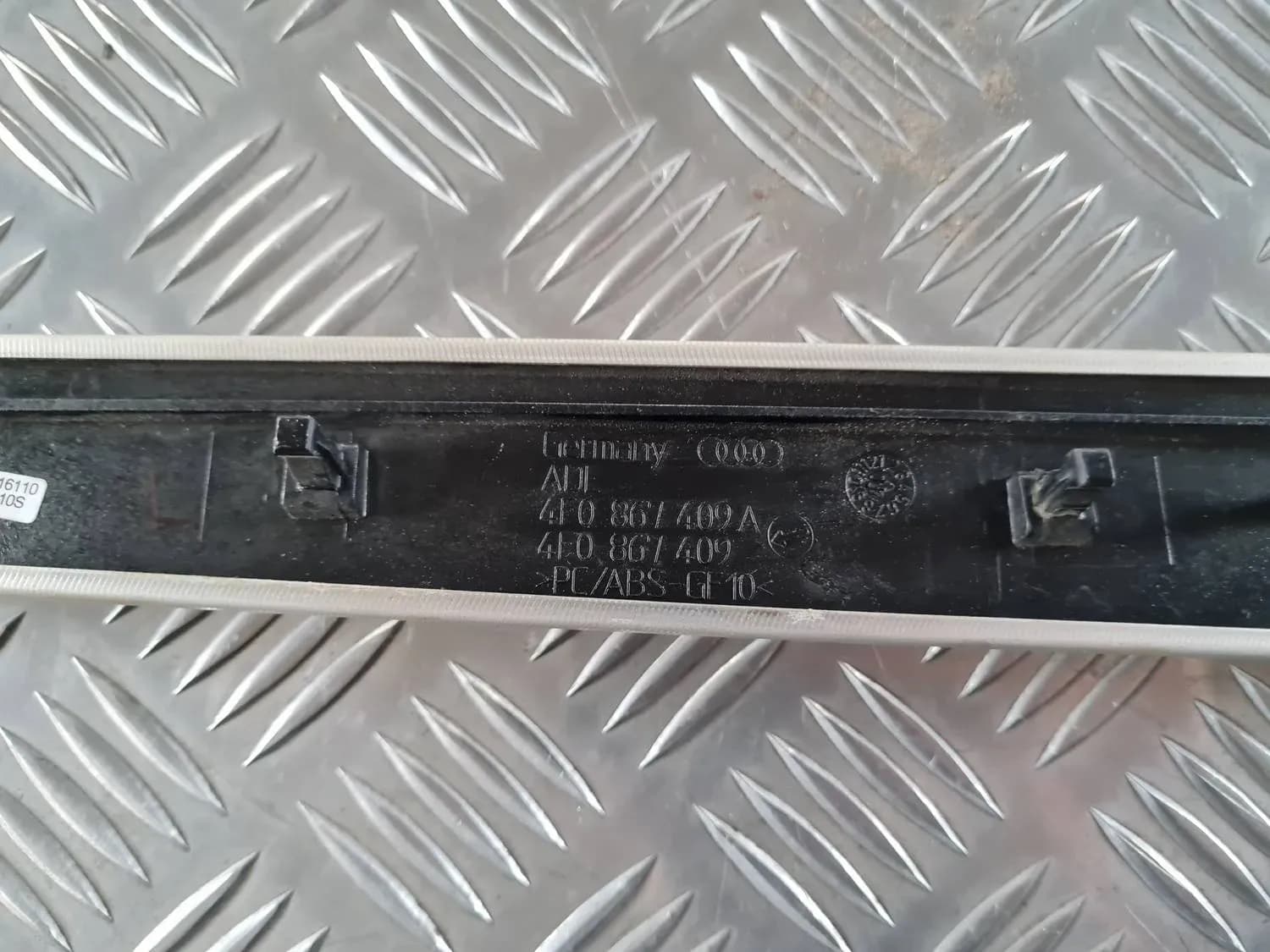 Накладки обшивки двери AUDI A6 2008 - foto 4