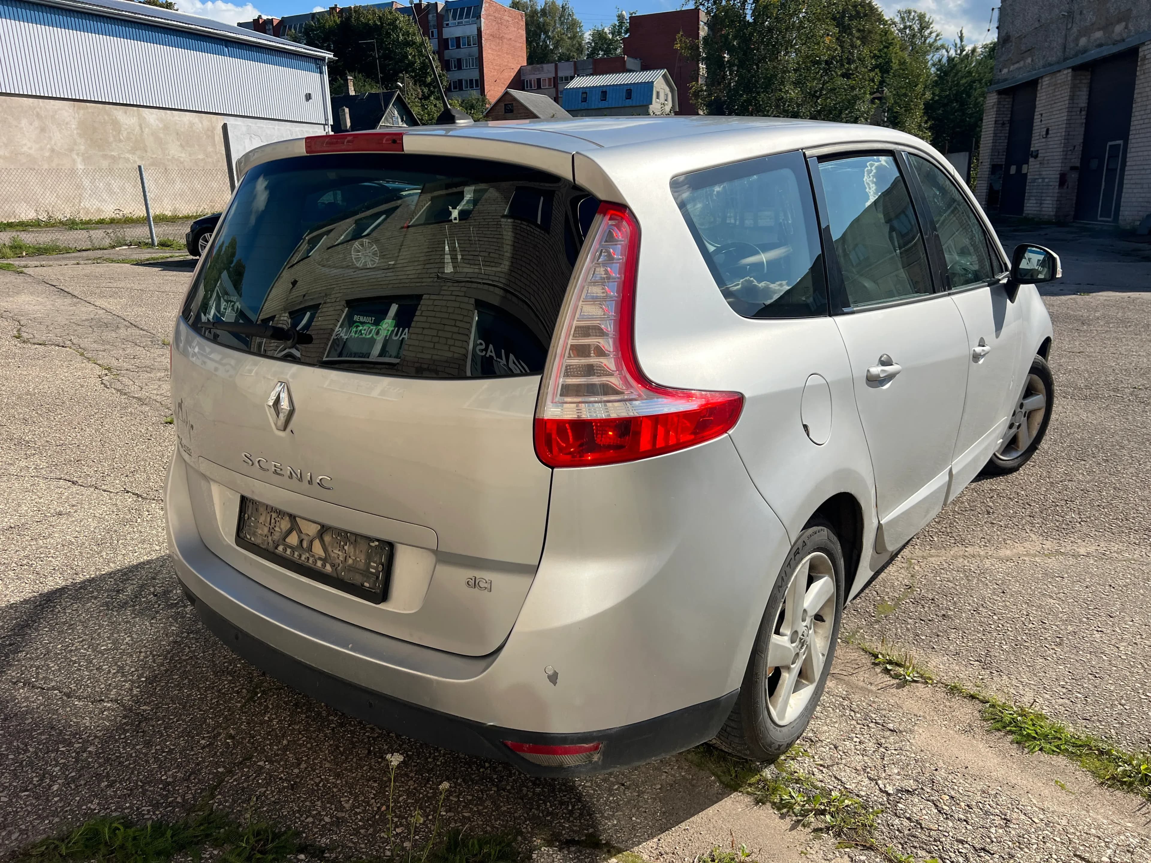 Фото разобранного автомобиля 1