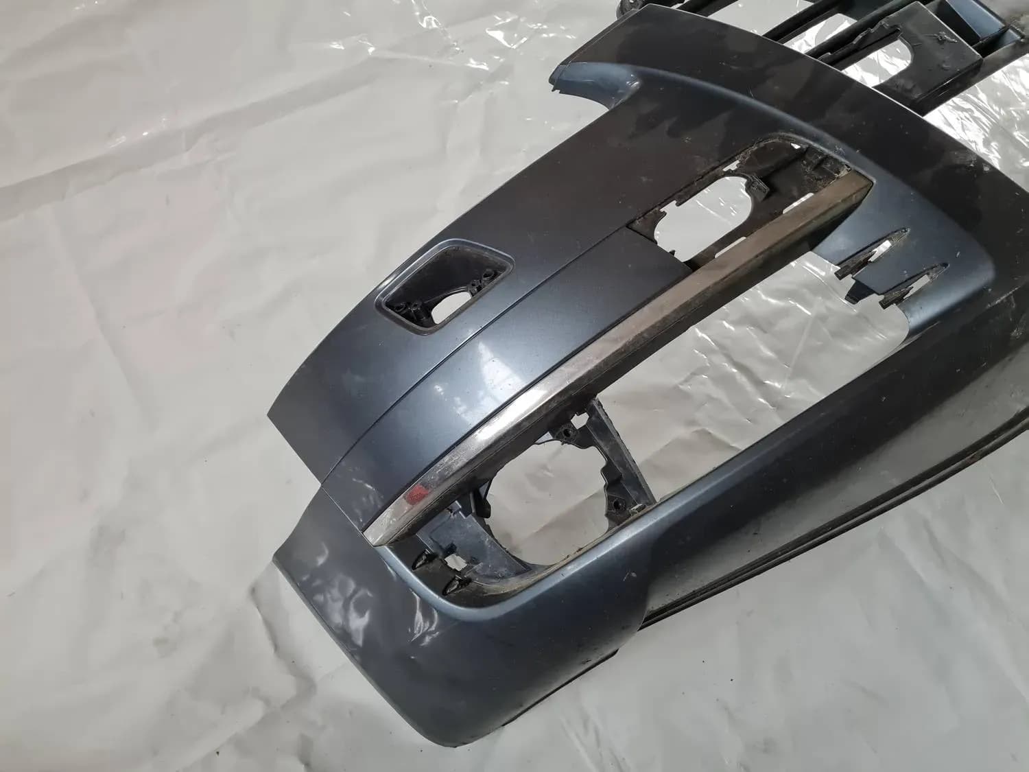 Бампер передний AUDI A6 2008 - foto 8
