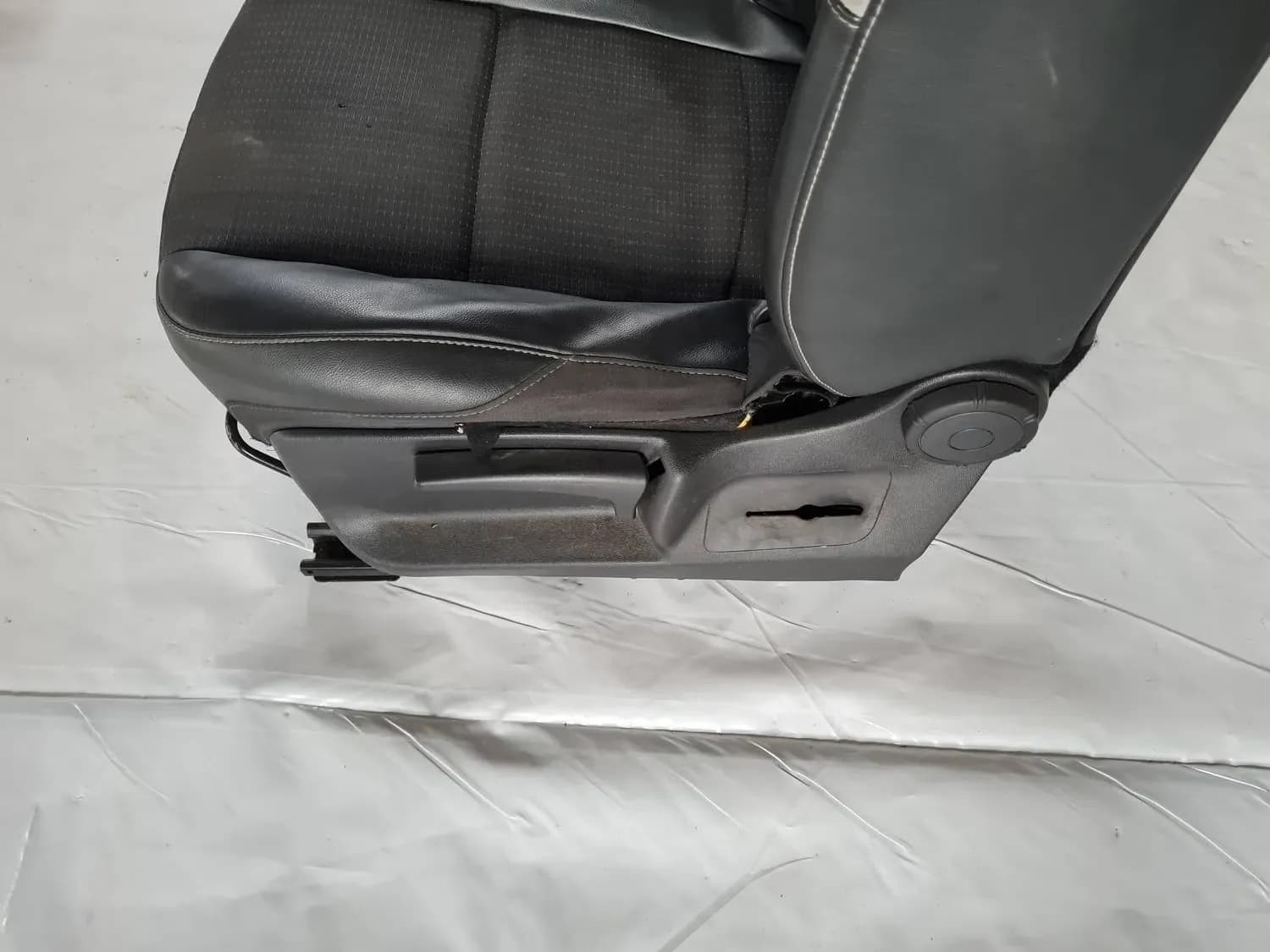 Переднее левое сиденье RENAULT SCENIC III 2011 - foto 8