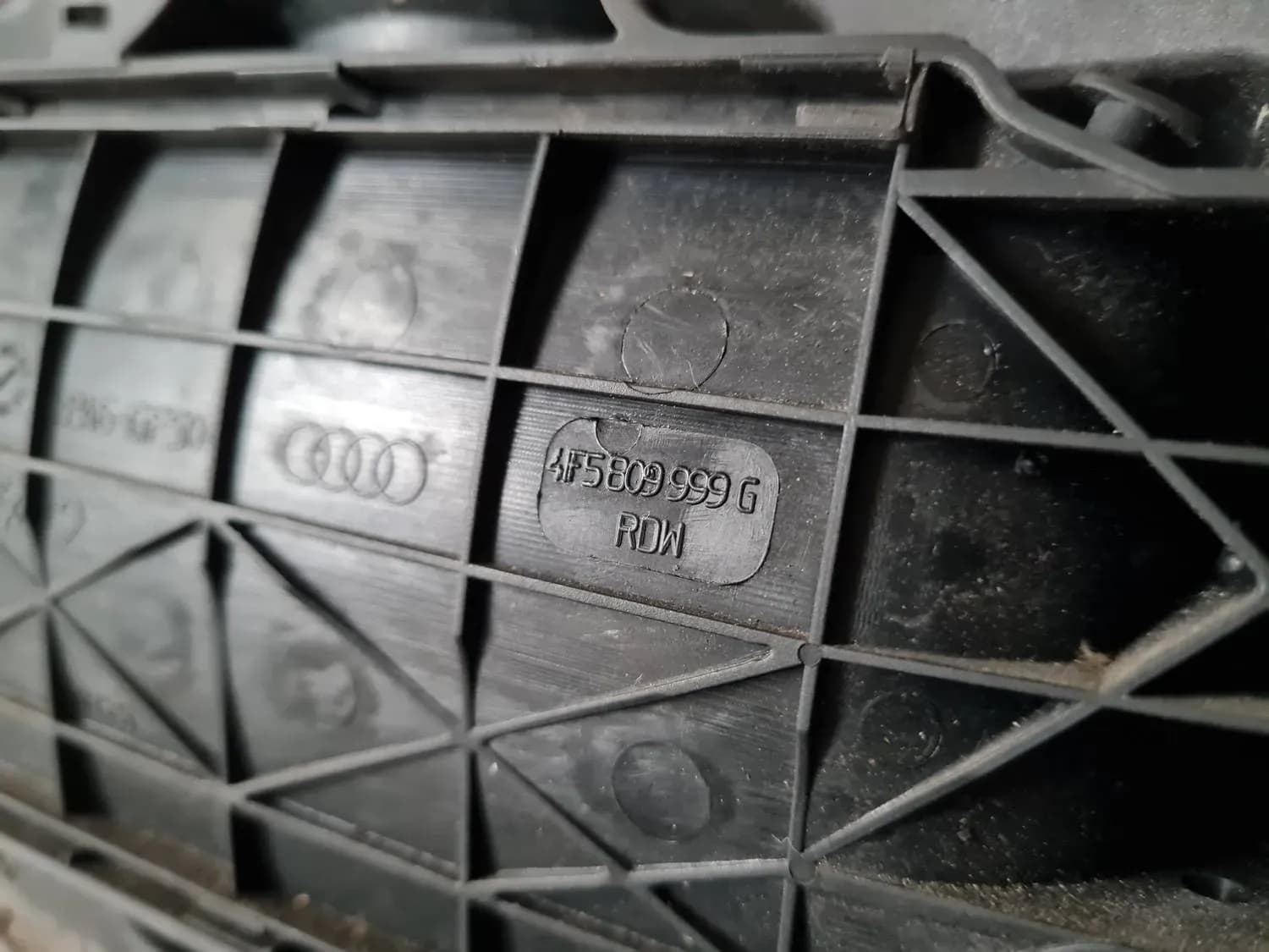 Крышка топливного бака AUDI A6 2008 - foto 2