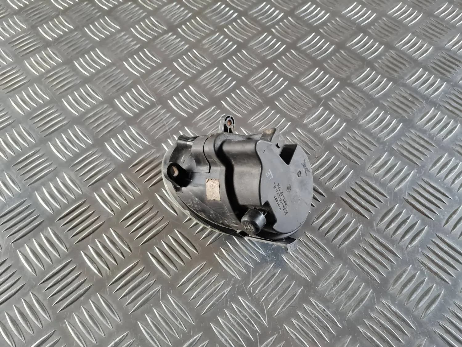Противотуманка передняя левая AUDI A6 2008 - foto 4