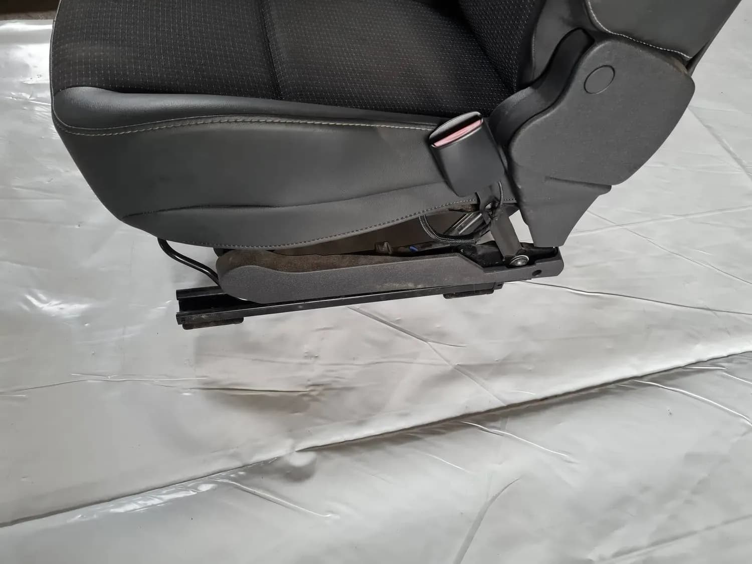 Сиденье переднее правое RENAULT SCENIC III 2011 - foto 5