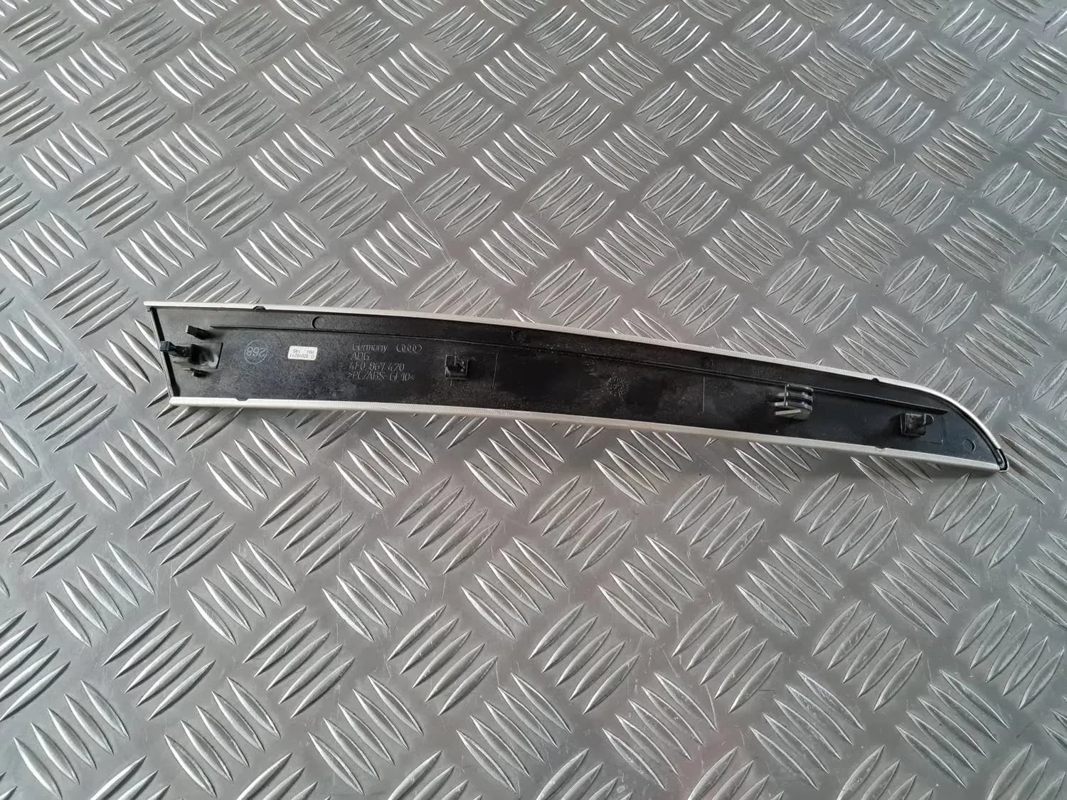Накладки обшивки двери AUDI A6 2008 - foto 4