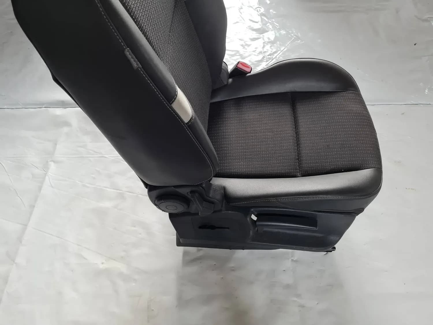 Сиденье переднее правое RENAULT SCENIC III 2011 - foto 7