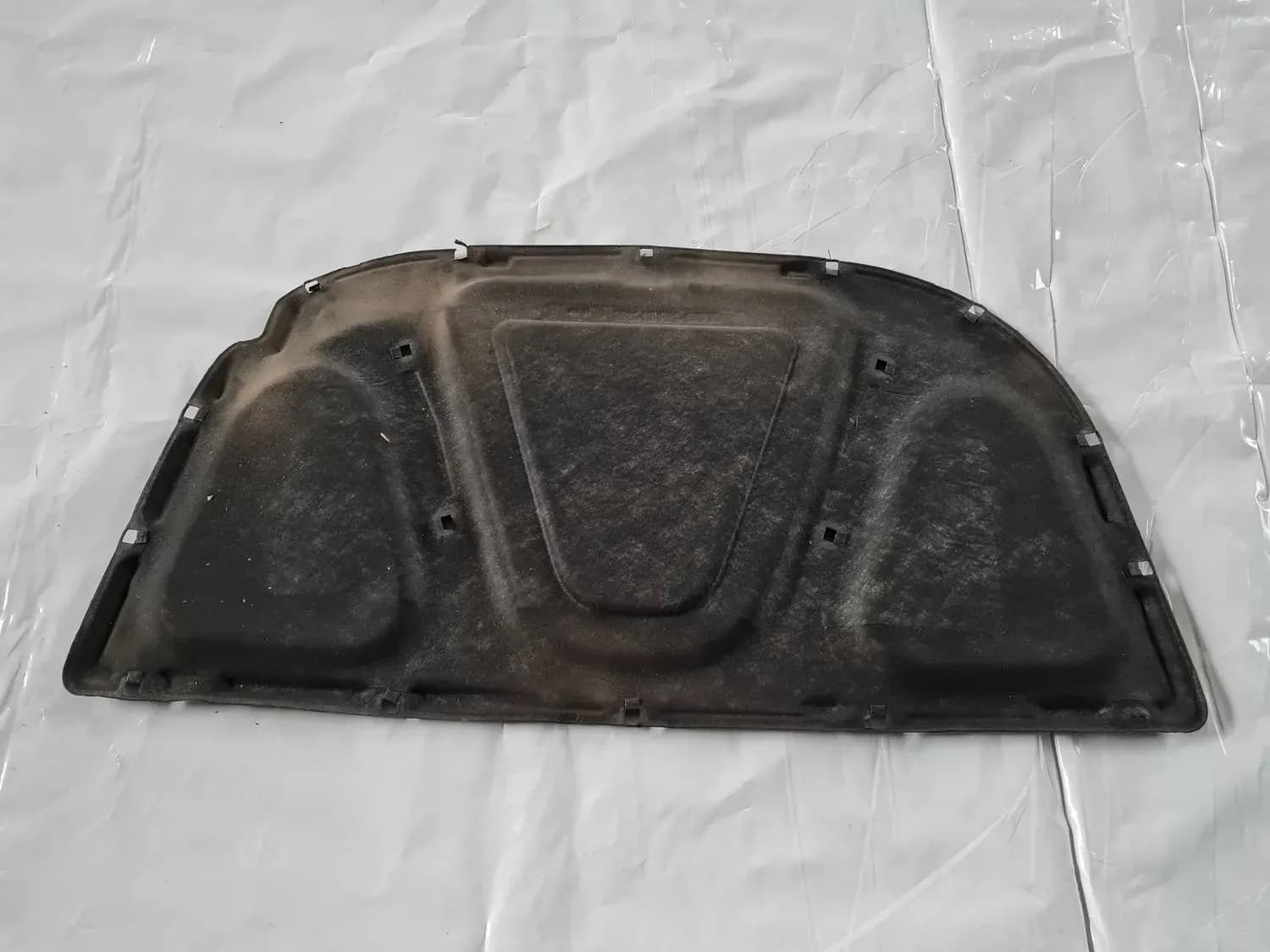 Шумоизоляция капота AUDI A6 2008 - foto 1