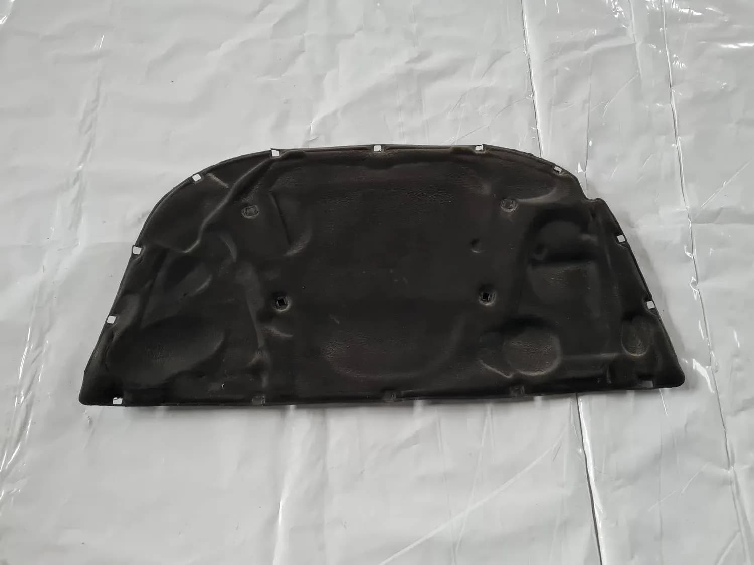 Шумоизоляция капота AUDI A6 2008 - foto 2