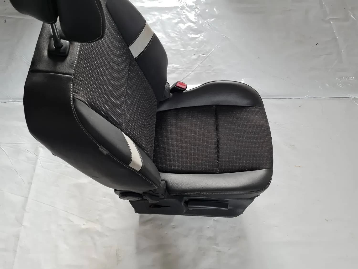 Сиденье переднее правое RENAULT SCENIC III 2011 - foto 6