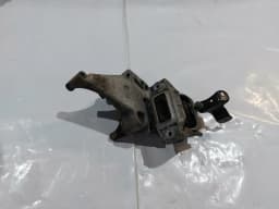 Кронштейн двигателя VW JETTA 2008