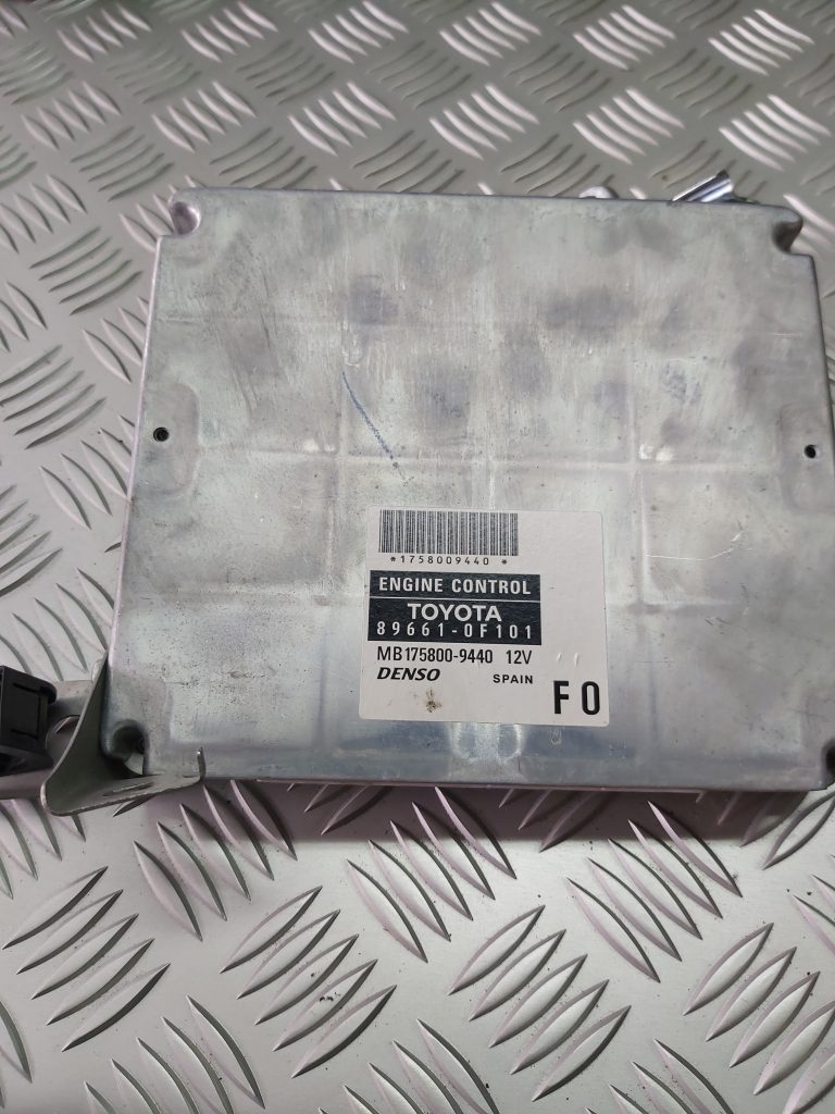 Dzinēja vadības bloks priekš TOYOTA COROLLA VERSO 2008 1 Dzinēja vadības bloks priekš TOYOTA COROLLA VERSO 2008