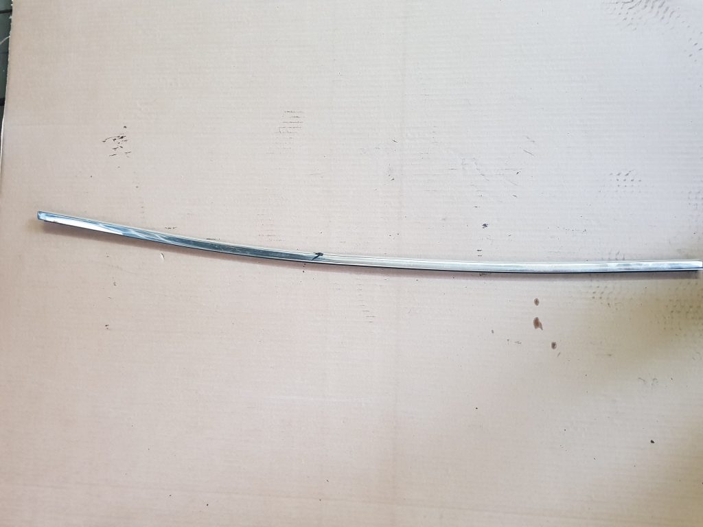 Aizmugurējo kreiso durvju moldings priekš BMW 520D E60 2006 ENG. 1 Aizmugurējo kreiso durvju moldings priekš BMW 520D E60 2006 ENG.