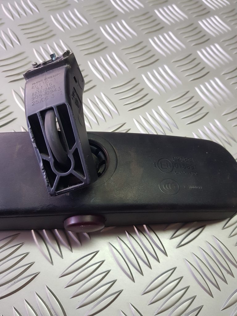 Salona atpakaļskata spogulis priekš BMW 520D E60 2006 ENG. 2 Salona atpakaļskata spogulis priekš BMW 520D E60 2006 ENG.