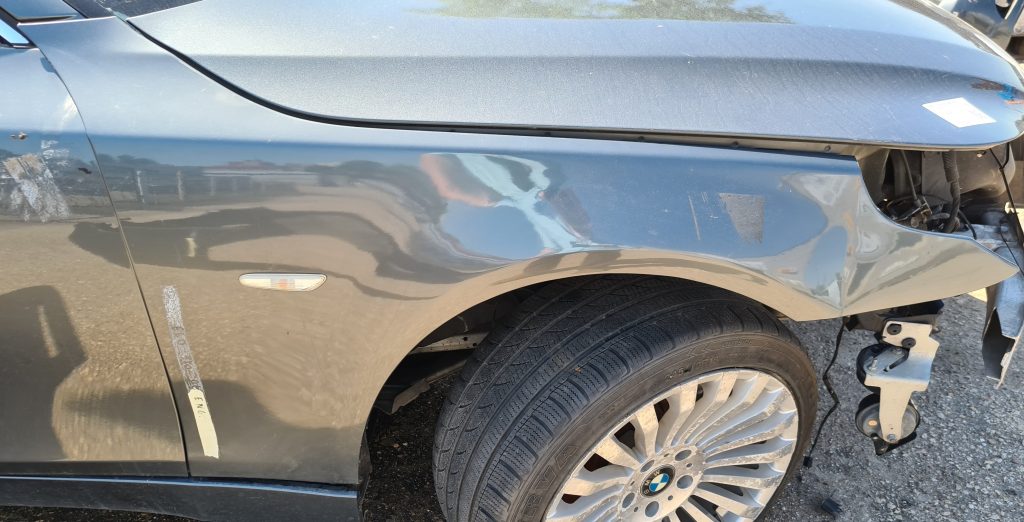 Priekšējais labais spārns priekš BMW 520D E60 2006 ENG. 1 Priekšējais labais spārns priekš BMW 520D E60 2006 ENG.