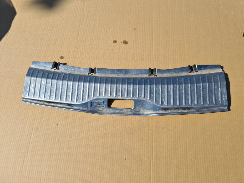 Bagažnieka nodalījuma sliekšņa uzlika priekš OPEL ASTRA H 2005 GREEN 1 Bagažnieka nodalījuma sliekšņa uzlika priekš OPEL ASTRA H 2005 GREEN