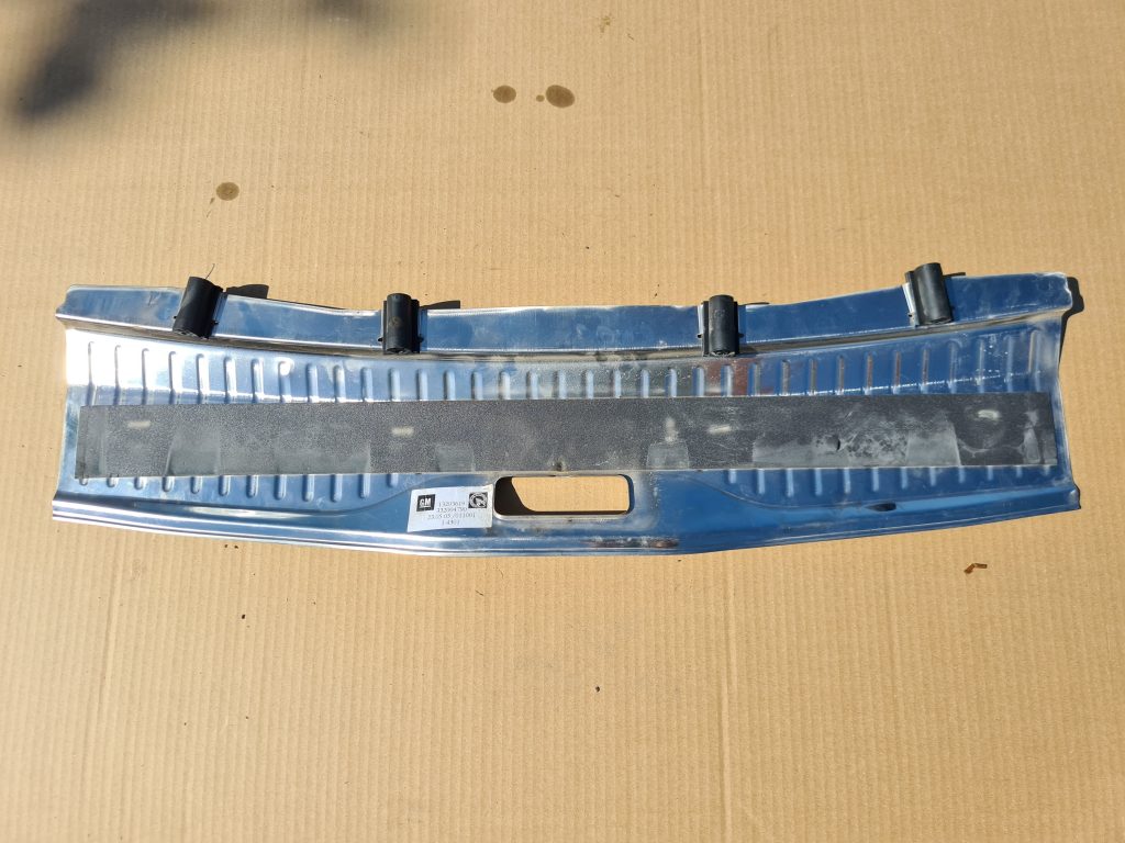 Bagažnieka nodalījuma sliekšņa uzlika priekš OPEL ASTRA H 2005 GREEN 2 Bagažnieka nodalījuma sliekšņa uzlika priekš OPEL ASTRA H 2005 GREEN