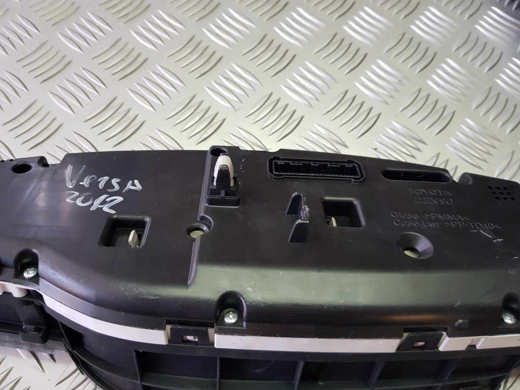 Spidometrs priekš TOYOTA VERSO 2012 2 Spidometrs priekš TOYOTA VERSO 2012