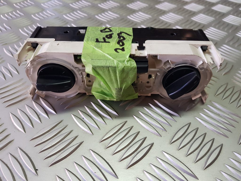 Klimata kontroles bloks priekš ŠKODA FABIA 2003 1 Klimata kontroles bloks priekš ŠKODA FABIA 2003