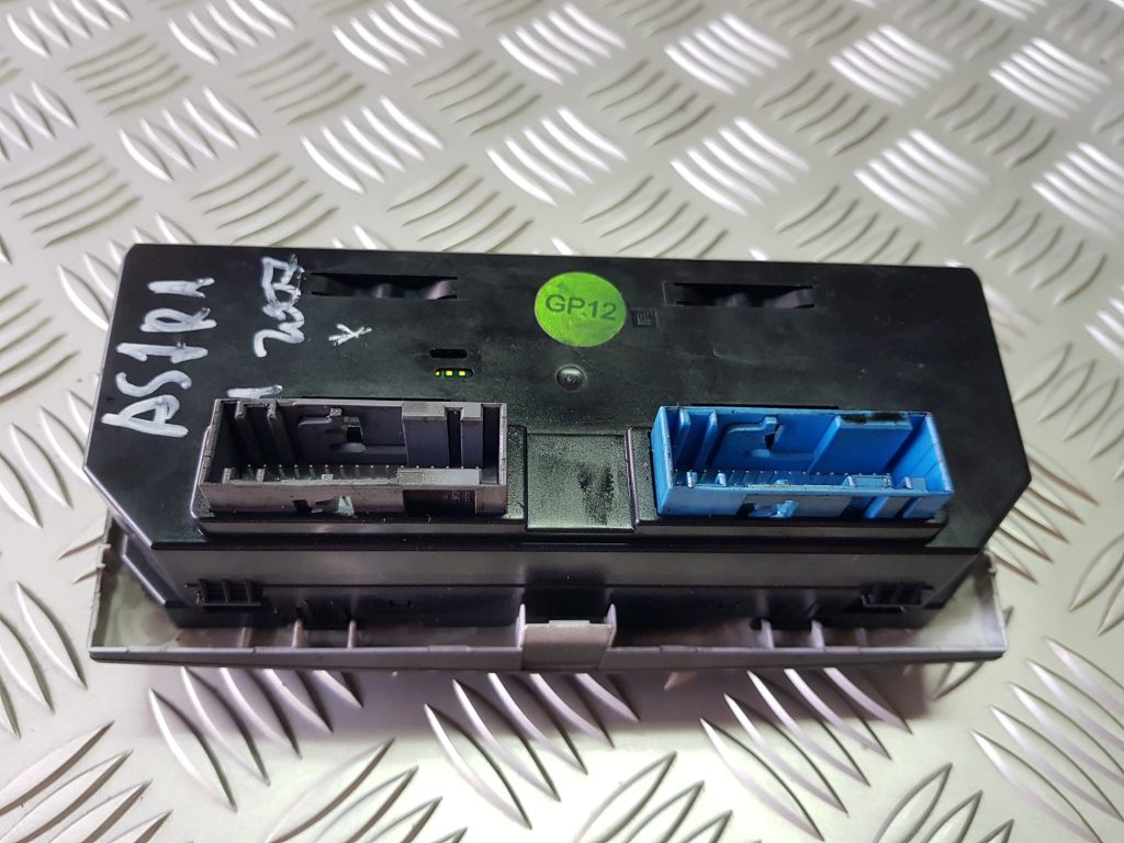 Klimata kontroles bloks priekš OPEL ASTRA H STATION WAGON 2007 2 Klimata kontroles bloks priekš OPEL ASTRA H STATION WAGON 2007