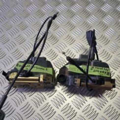 Aizmugurējo kreiso durvju slēdzene priekš RENAULT MEGANE 2004