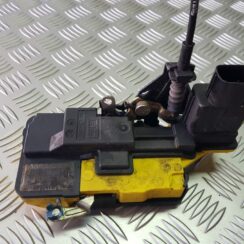 Aizmugurējo labo durvju slēdzene priekš VOLVO XC70 2004