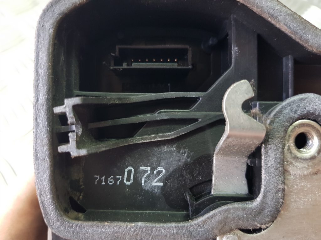 Priekšējo labo durvju slēdzene priekš BMW 520D E60 2006 ENG. 3 Priekšējo labo durvju slēdzene priekš BMW 520D E60 2006 ENG.