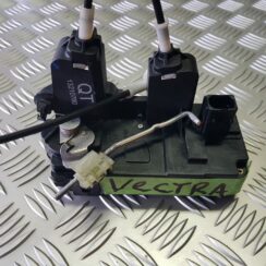 Aizmugurējo kreiso durvju slēdzene priekš OPEL VECTRA C 2008