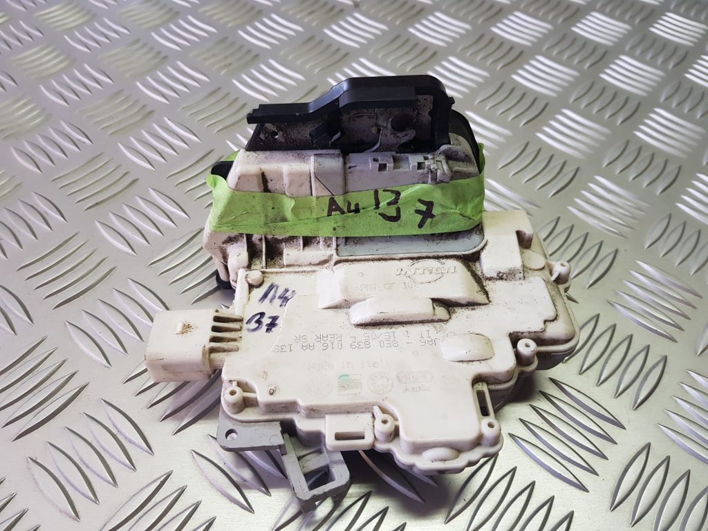 Priekšējo labo durvju slēdzene priekš AUDI A4 2005 1 Priekšējo labo durvju slēdzene priekš AUDI A4 2005