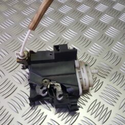 Aizmugurējo kreiso durvju slēdzene priekš AUDI A4 1996