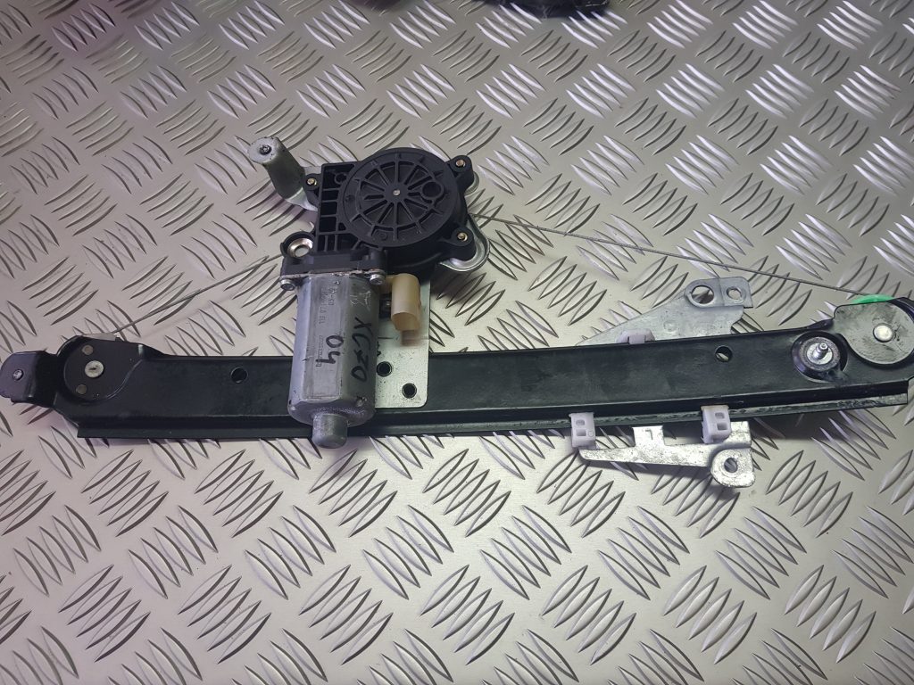 Stikla pacelšanas mehānisms aizmugurējais kreisais priekš VOLVO XC70 2004 1 Stikla pacelšanas mehānisms aizmugurējais kreisais priekš VOLVO XC70 2004