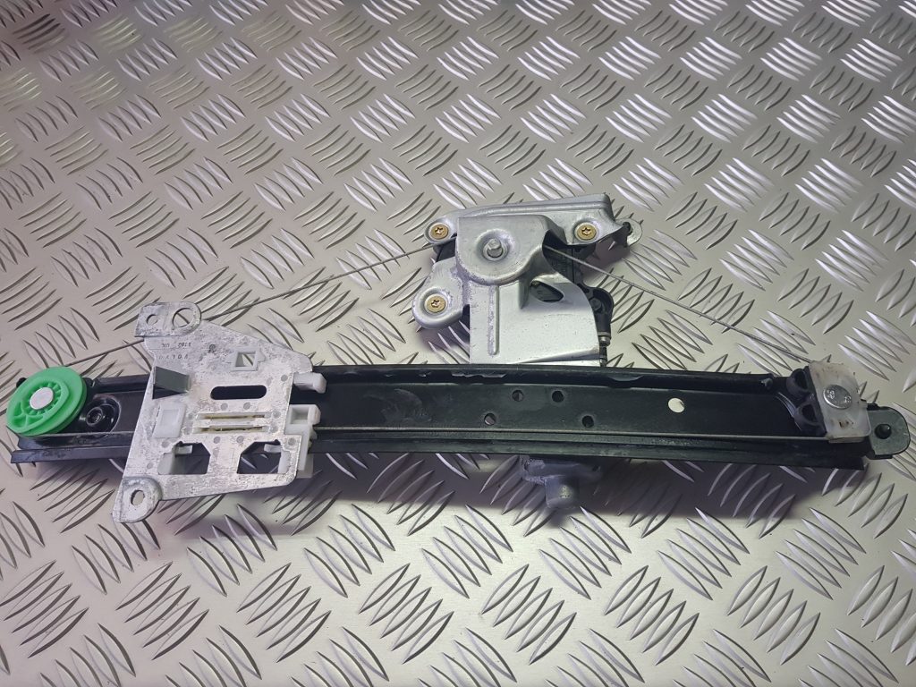 Stikla pacelšanas mehānisms aizmugurējais kreisais priekš VOLVO XC70 2004 2 Stikla pacelšanas mehānisms aizmugurējais kreisais priekš VOLVO XC70 2004