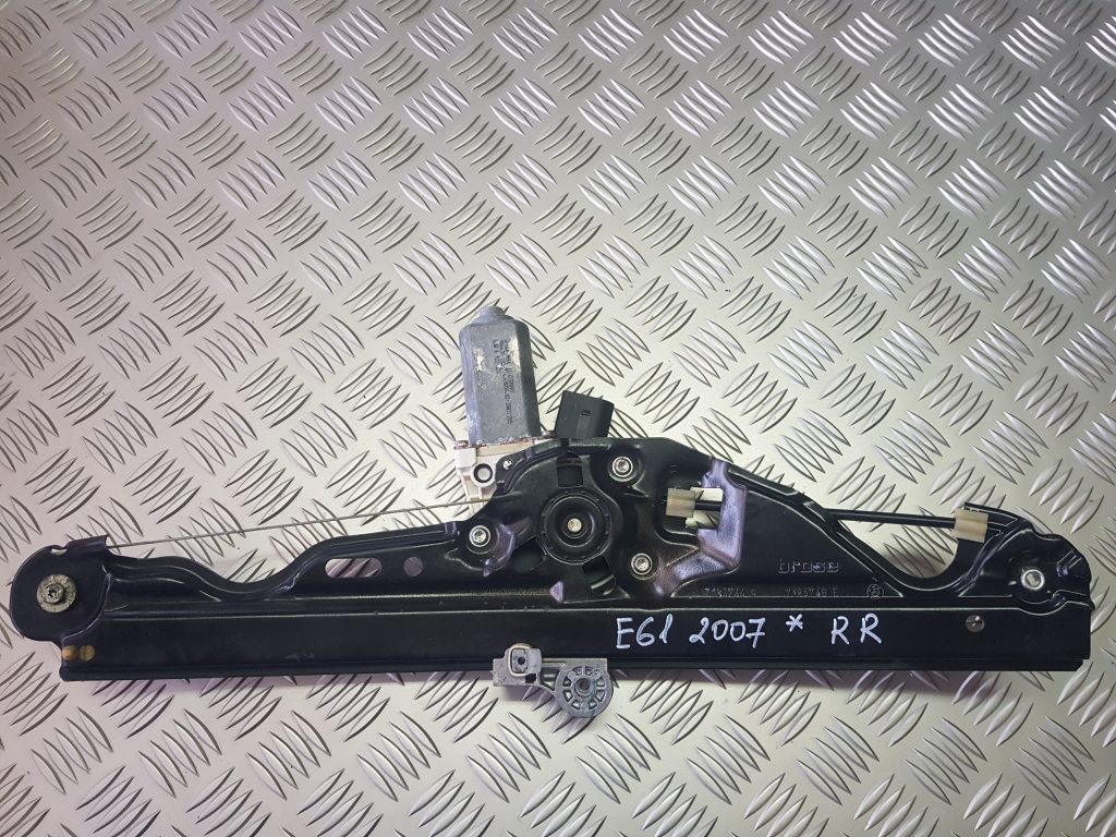 Stikla pacelšanas mehānisms aizmugurējais labais priekš BMW 525D E61 2007 TOURING BLACK 2 Stikla pacelšanas mehānisms aizmugurējais labais priekš BMW 525D E61 2007 TOURING BLACK