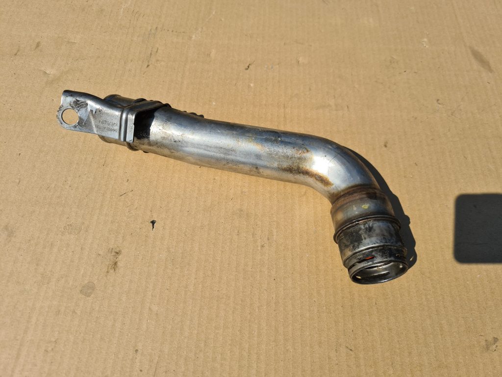 Interkulera caurule priekš NISSAN X-TRAIL 2008 1 Interkulera caurule priekš NISSAN X-TRAIL 2008