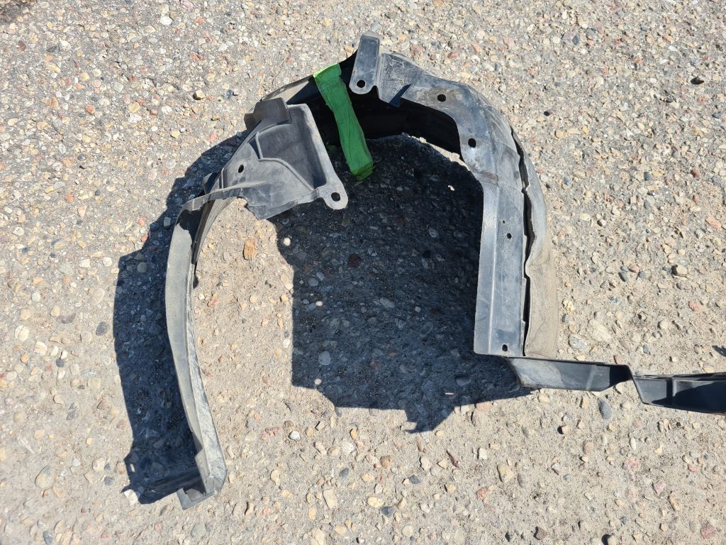 Priekšējais kreisais paspārns priekš NISSAN X-TRAIL 2008 1 Priekšējais kreisais paspārns priekš NISSAN X-TRAIL 2008