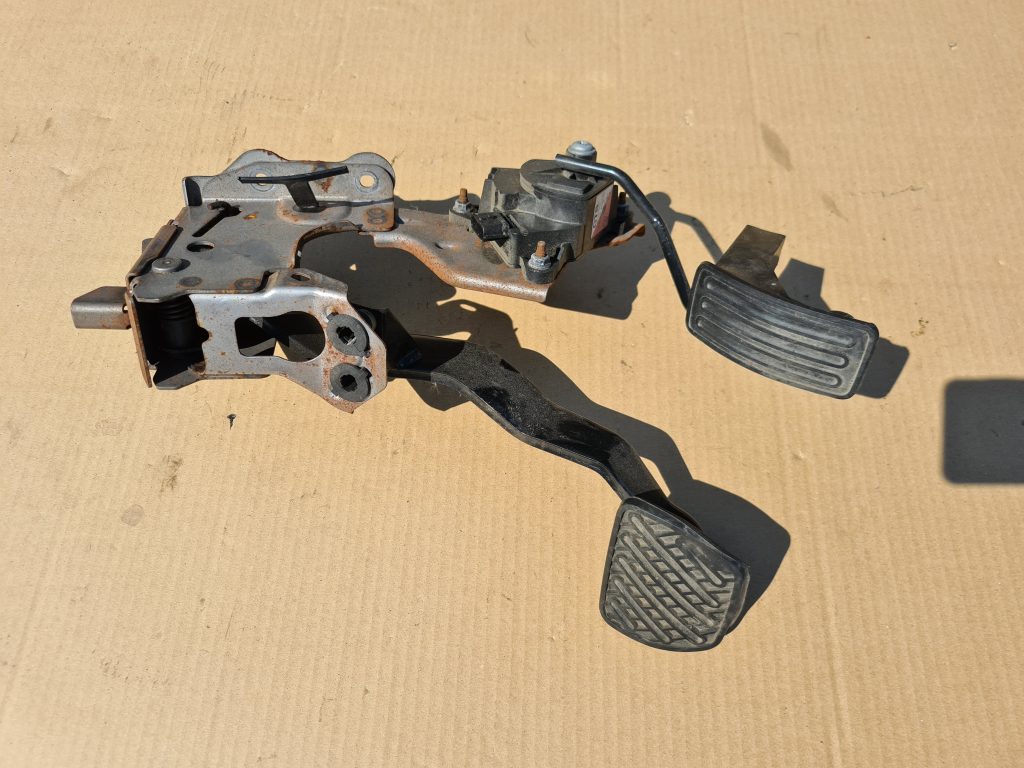 Pedāļu bloks priekš NISSAN X-TRAIL 2008 1 Pedāļu bloks priekš NISSAN X-TRAIL 2008