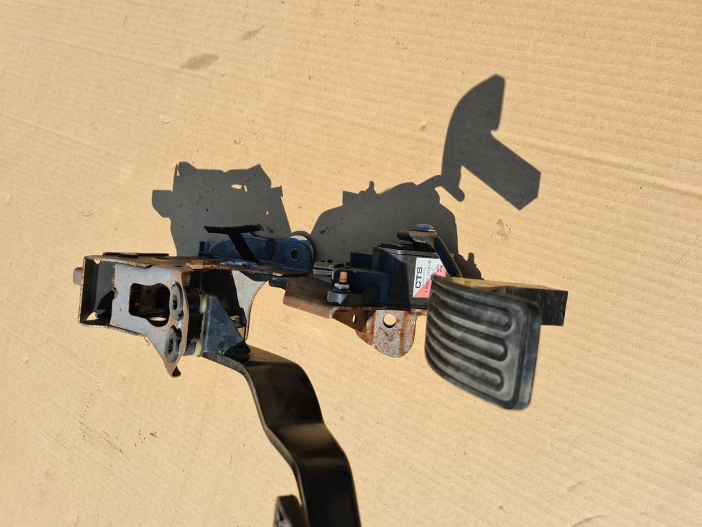 Pedāļu bloks priekš NISSAN X-TRAIL 2008 2 Pedāļu bloks priekš NISSAN X-TRAIL 2008