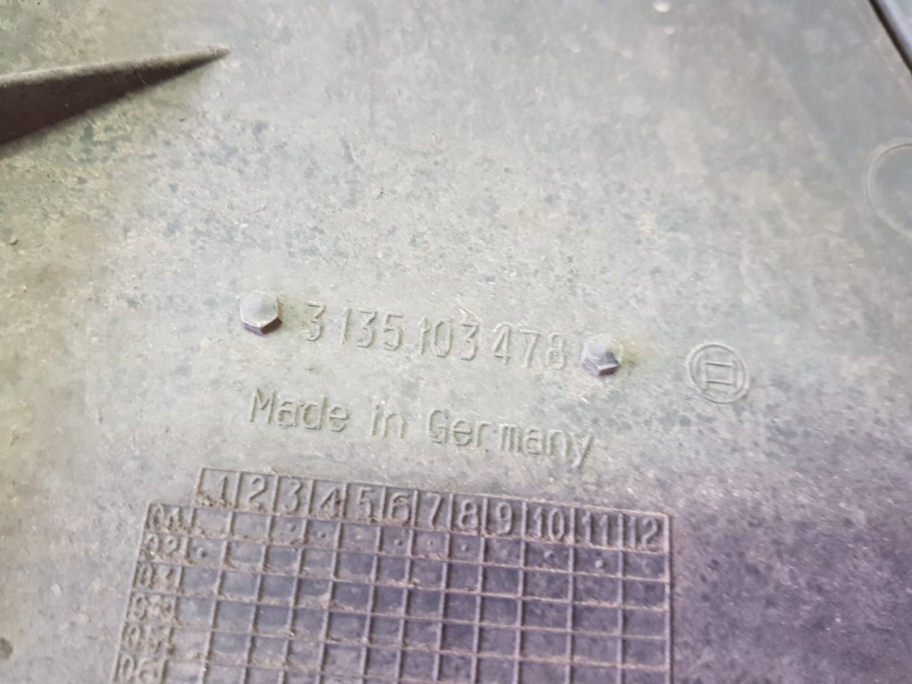 Dzesēšanas radiatora ventilators priekš VOLVO V70 2002 SILVER 2 Dzesēšanas radiatora ventilators priekš VOLVO V70 2002 SILVER