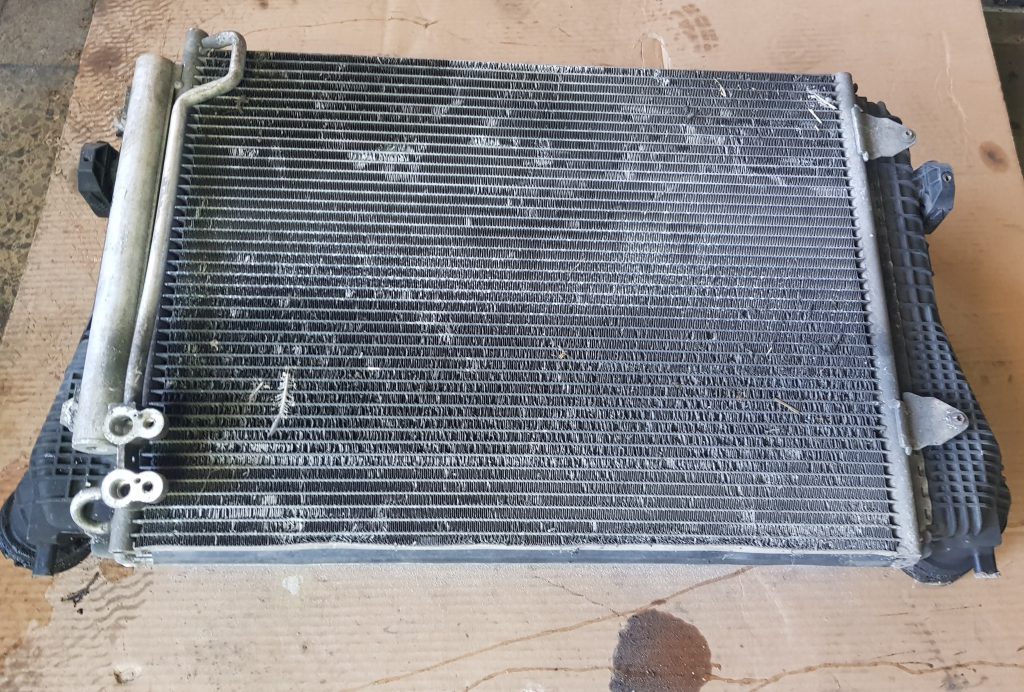 Radiatoru komplekts priekš VW PASSAT B6 2008 ANGL. 1 Radiatoru komplekts priekš VW PASSAT B6 2008 ANGL.