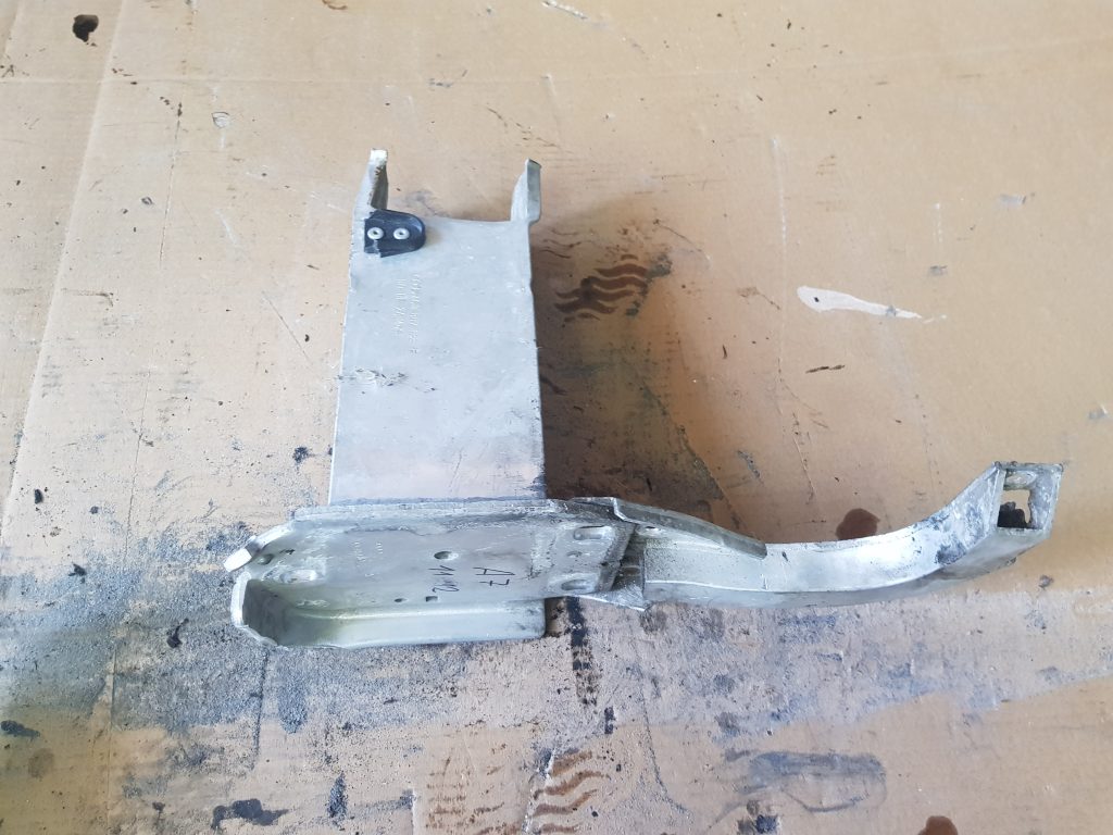 Priekšēja bufera pastiprinātāja kronšteins priekš AUDI A7 2011 SPORTBACK 1 Priekšēja bufera pastiprinātāja kronšteins priekš AUDI A7 2011 SPORTBACK