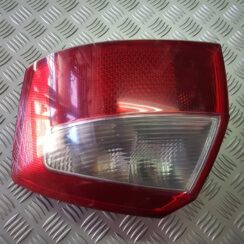 Aizmugurējais labais lukturis priekš AUDI A4 2004