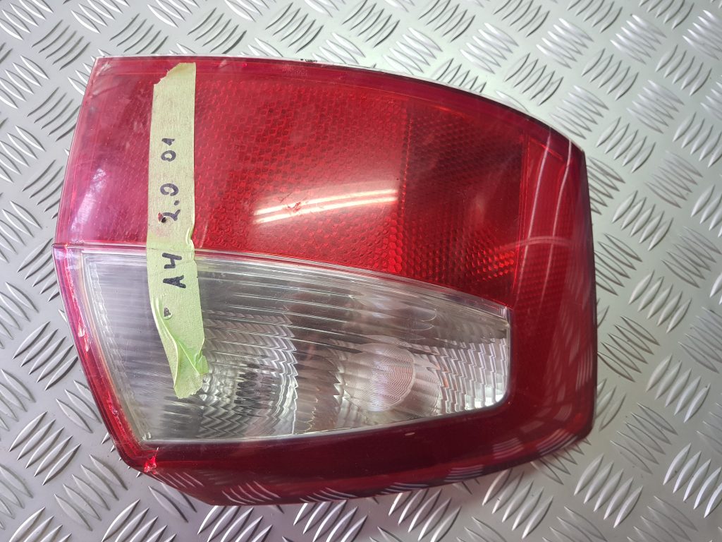 Aizmugurējais kreisais lukturis priekš AUDI A4 2001 1 Aizmugurējais kreisais lukturis priekš AUDI A4 2001