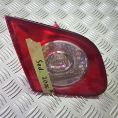 Bagāžnieka vāka kreisais lukturis priekš VW PASSAT B6 2008 ANGL.