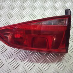 Bagāžnieka vāka kreisais lukturis priekš VW GOLF 2014