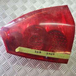 Aizmugurējais labais lukturis priekš PEUGEOT 307 2007