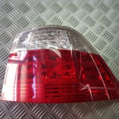 Aizmugurējais labais lukturis priekš BMW 525D E61 2007 TOURING BLACK